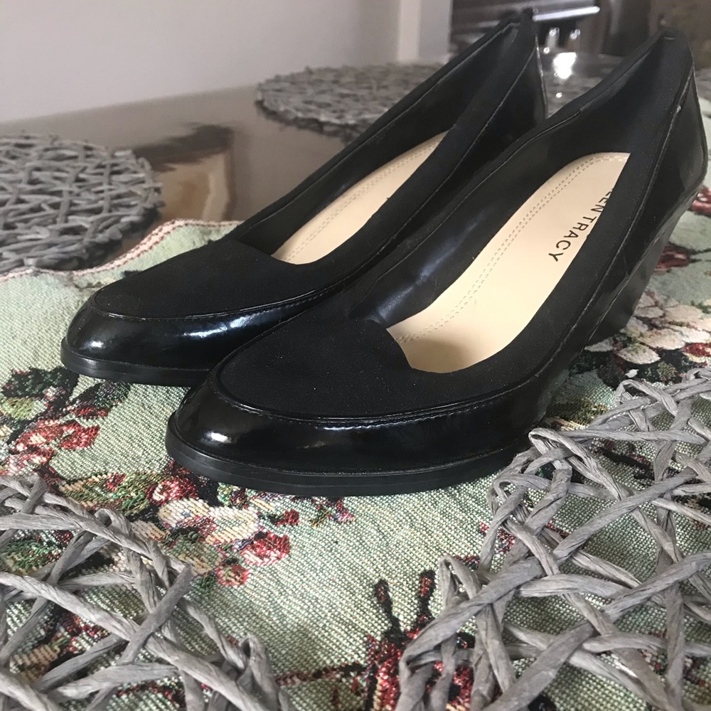 Ellen Tracy Wedge Heel - Size 6